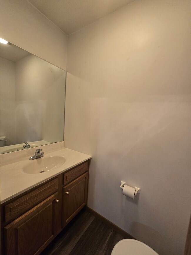 Foto del edificio - Large 3 Bedroom Townhouse in Burrell Schoo...