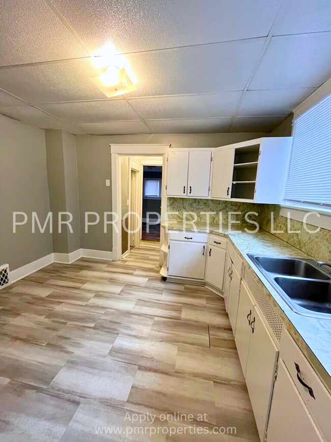 Foto del edificio - 328 Lincoln Ave