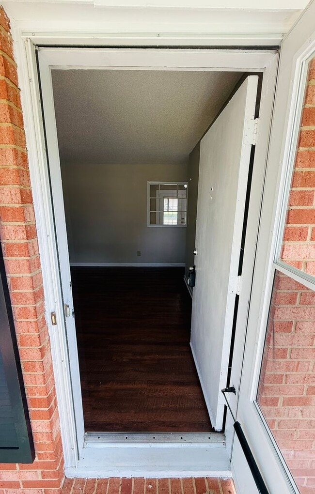Building Photo - 289 Ramona Dr