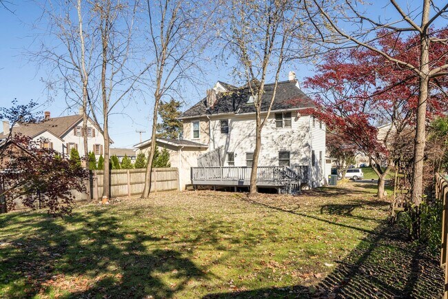 Building Photo - 108 - 338 Poplar Ave - ConshyRE, LLC