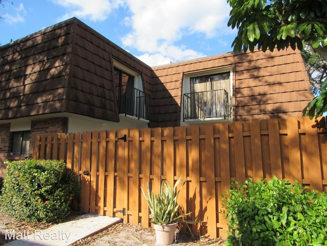 Building Photo - 1428 Park Shore Cir