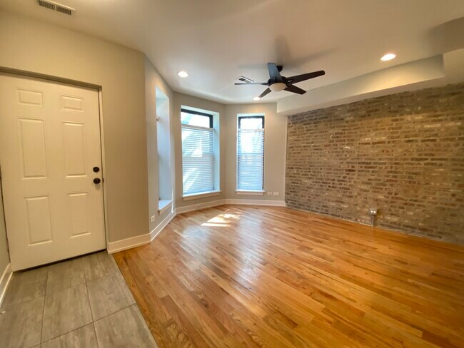 Foto del edificio - 2324 W Cullerton St