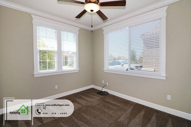 Foto del edificio - 6170 Lucca Trail