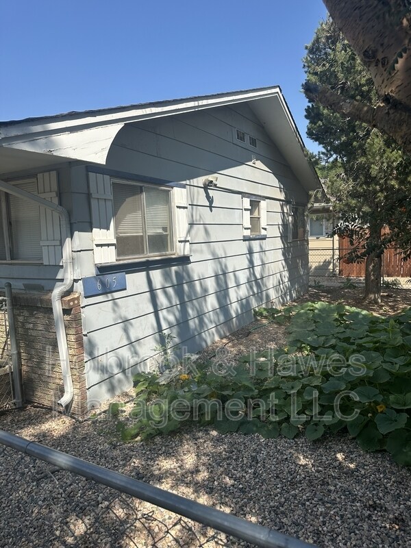 Building Photo - 601 N Bryan Ave