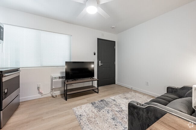 1 habitación, 1 baño - 390 pies cuadrados - Comedor - The Jade