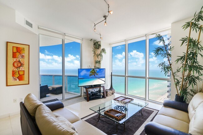 Foto del edificio - 18201 Collins Ave
