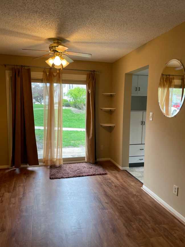 2115 Melrose Dr Unit A, Champaign, IL 61820 Condo for Rent in