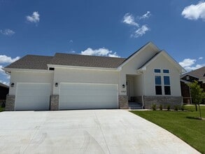 Building Photo - 12937 S 21st Pl E