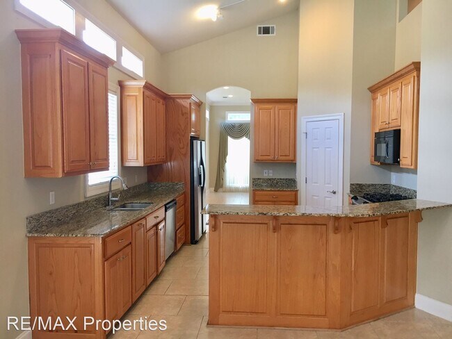 Building Photo - 5 br, 3 bath House - 6198 Royal Palms Court