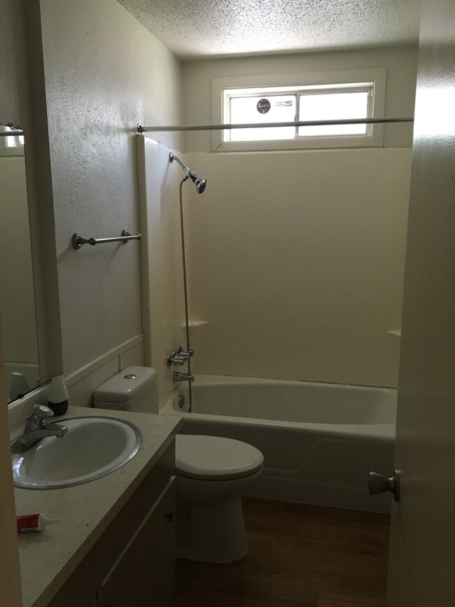 Foto del edificio - 3103 Lourdes St