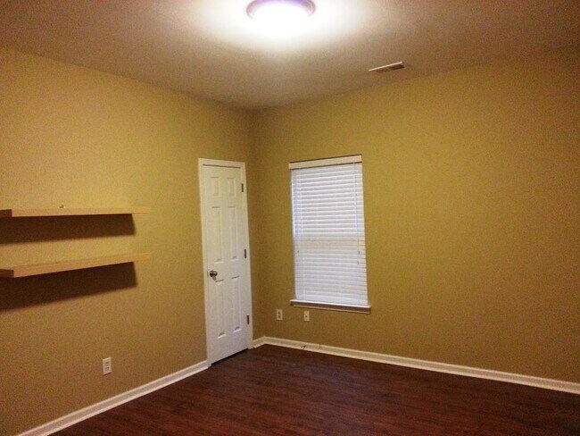 Building Photo - 4420 Ambassador Way