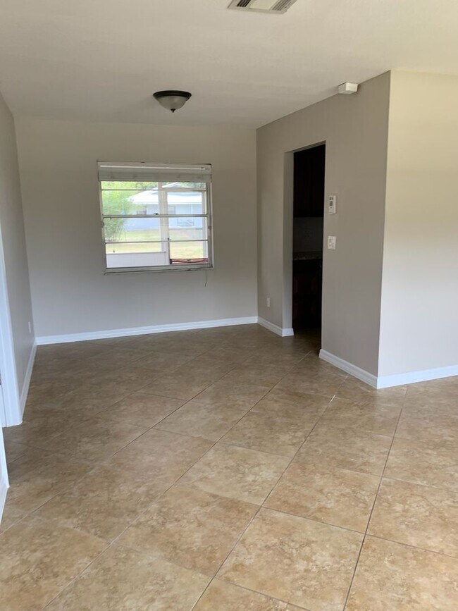 Foto del edificio - Nice 3/2 in St. Cloud on Oversized Lot w/ Lots of Upgrades