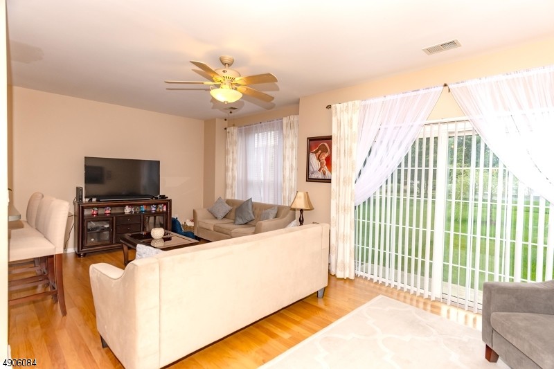 Primary Photo - 303 Lilac Dr