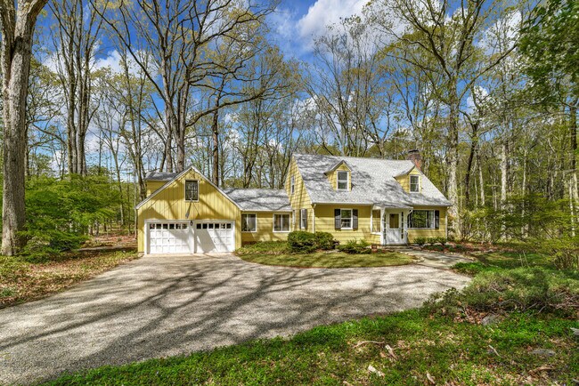 Foto del edificio - 792 Smith Ridge Rd