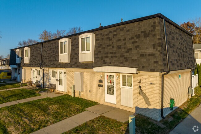 Building Photo - DuPage Green