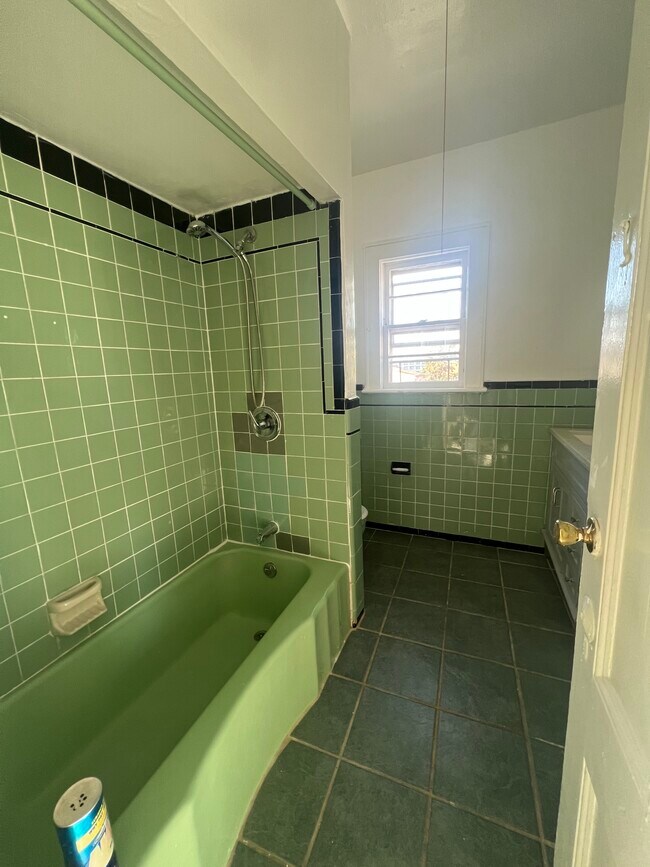 Bathroom - 16 S High St