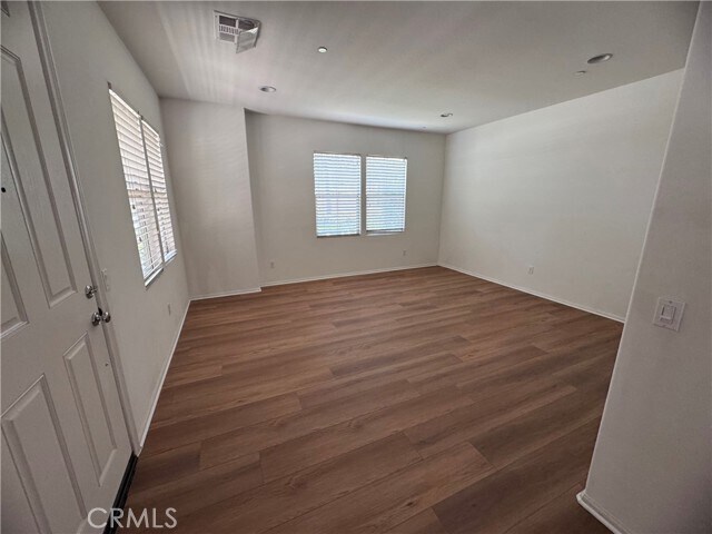 Foto del edificio - 961 Sweetbriar Ln