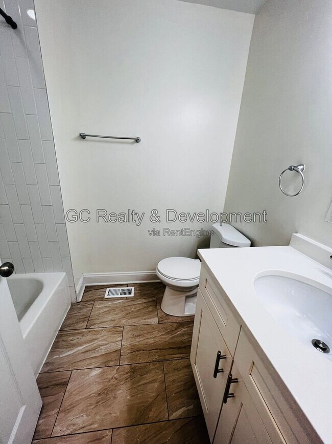 Foto del edificio - 3739 W Shakespeare Ave
