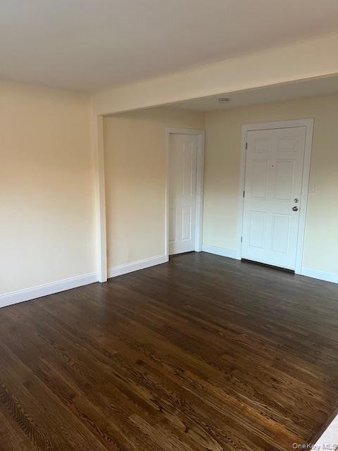 Foto del edificio - 813 Fort Salonga Rd