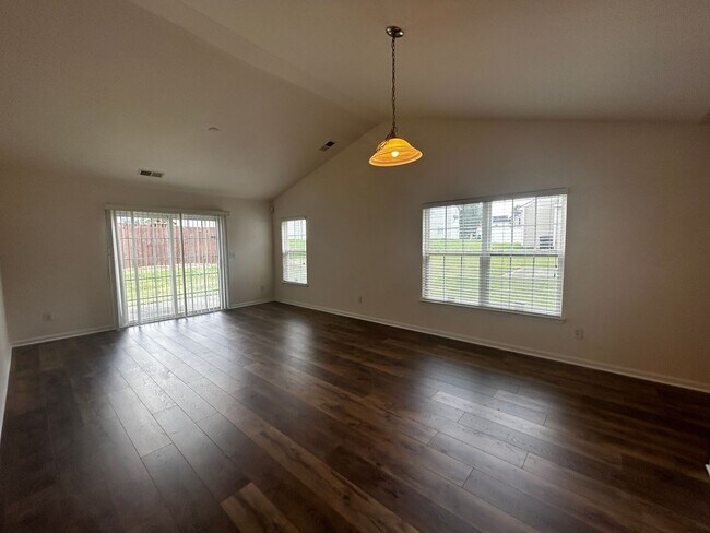 Foto del edificio - Lovely 3 Bedroom Home in Kyliglen!