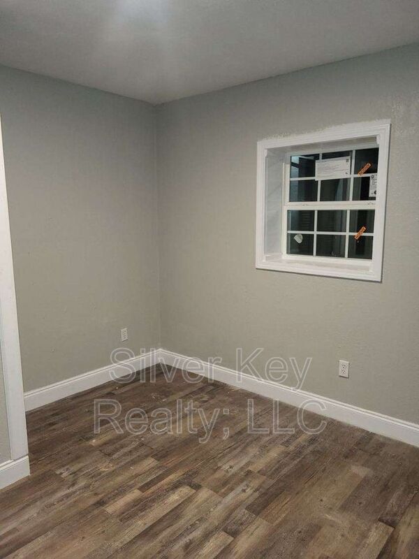 Foto del edificio - 223 Lakewood Subdivision Rd