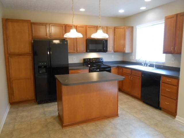 Building Photo - 402 Rolling Acres Drive