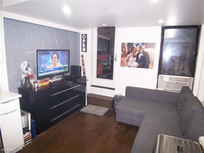 Foto del edificio - 440 10th Ave
