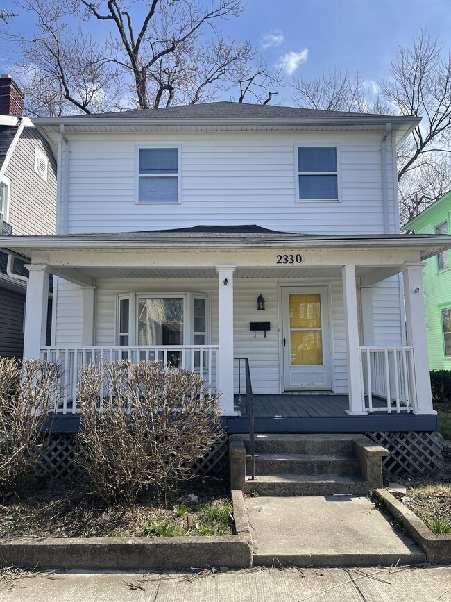 Building Photo - 2330 Parkland Ave