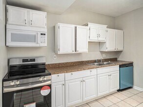 Building Photo - 7327 Bellefontaine Ave