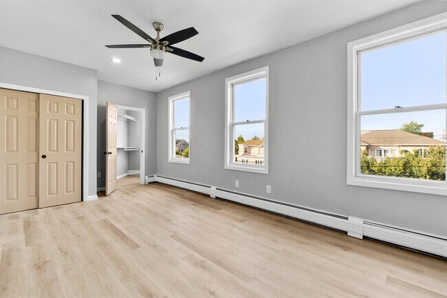 Building Photo - 98 W 32nd St