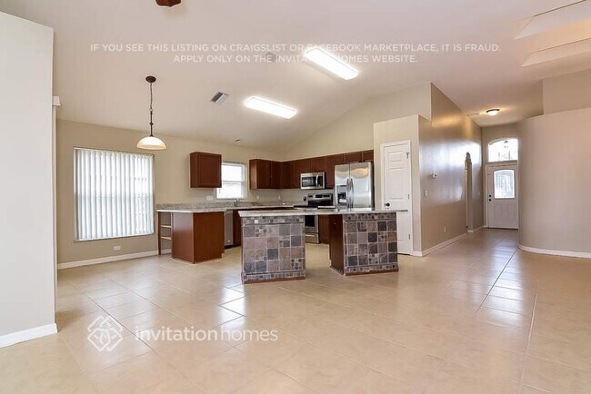 Foto del edificio - 6127 Weatherwood Cir