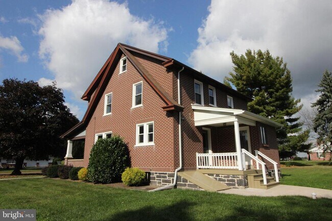 Building Photo - 479 Allentown Rd