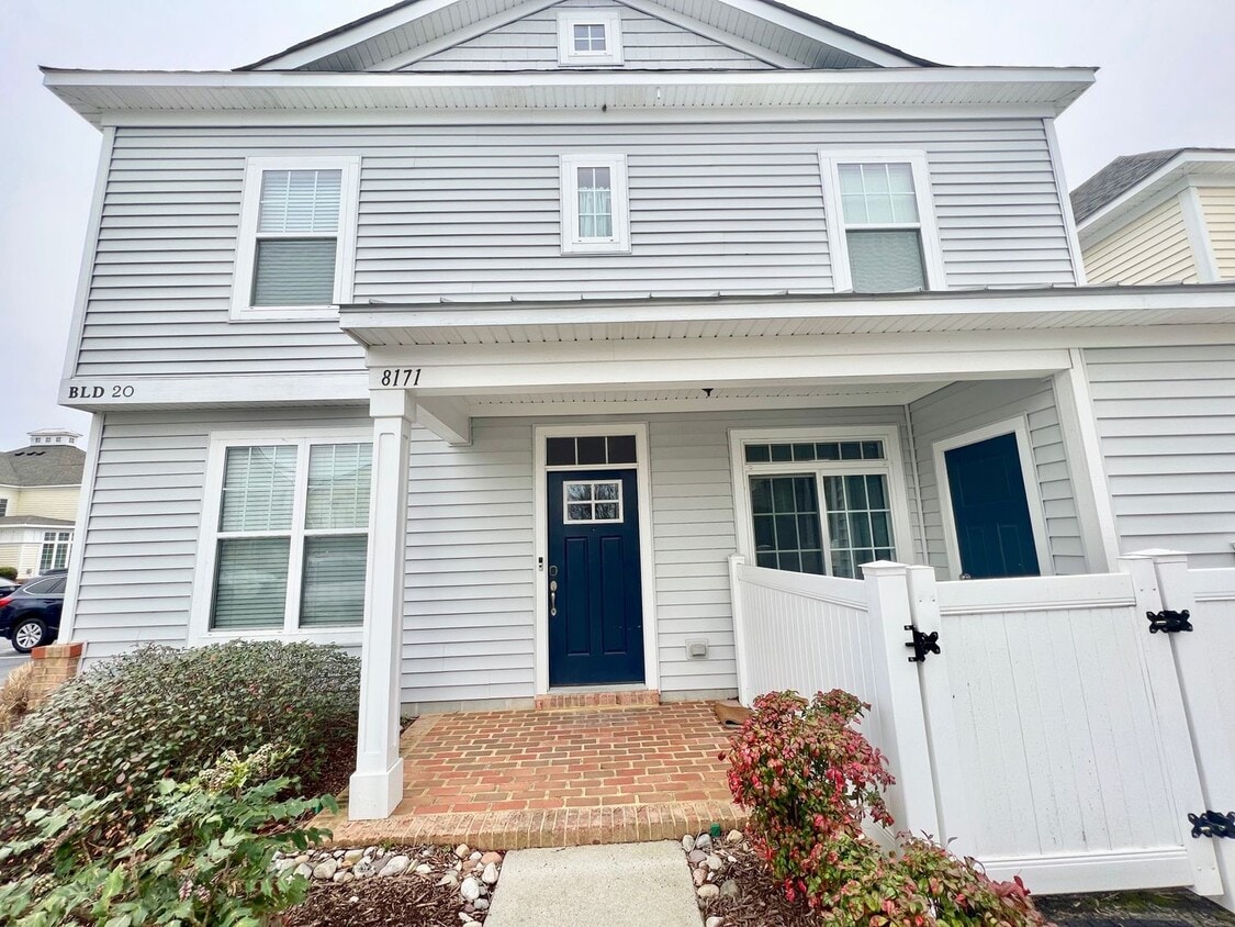 Primary Photo - 3BD/2.5BA End Unit Condo in Harbor Walk! B...