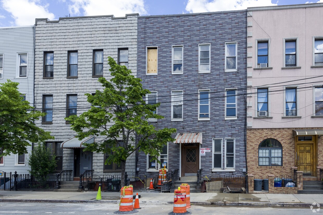 342 McGuinness Blvd, Brooklyn, NY 11222 Apartments in Brooklyn, NY