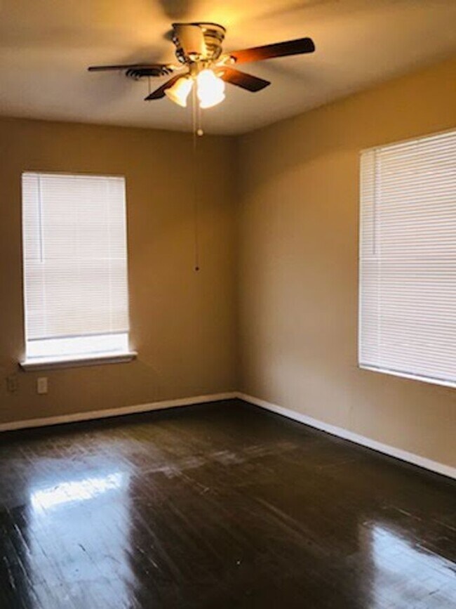 Foto del edificio - Cozy Home Only 10 Mins from Downtown San Antonio