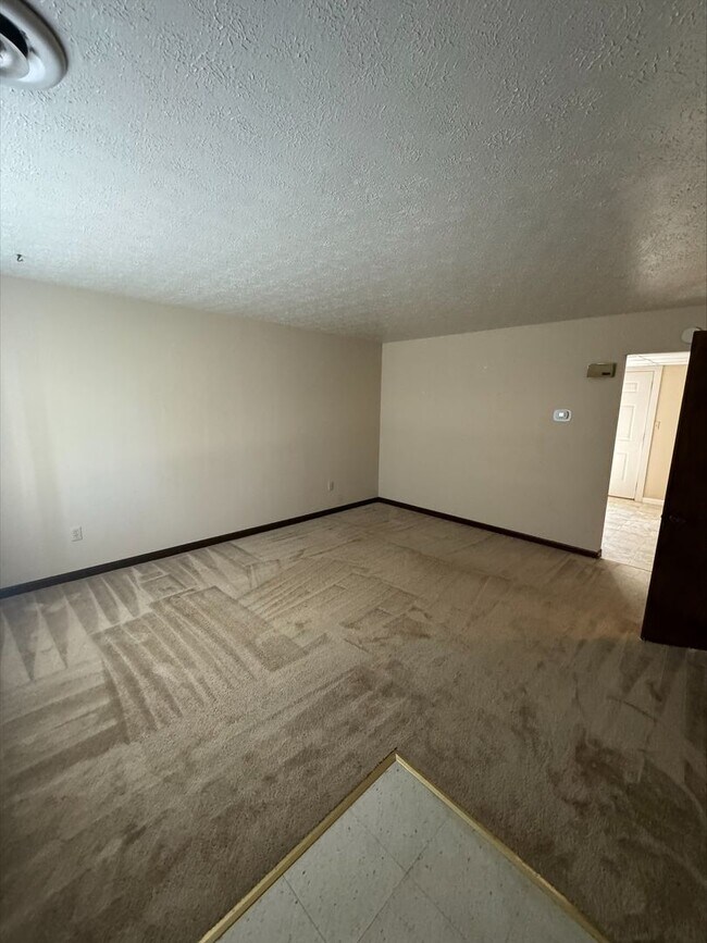 Foto del edificio - 405 E Poos Dr