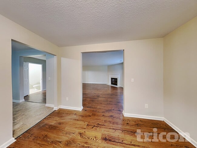 Foto del edificio - 1810 Long Paw Ln