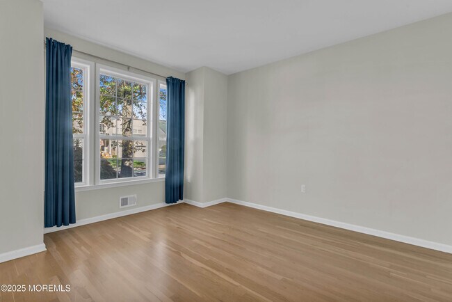 Building Photo - 20 Mulberry Ln