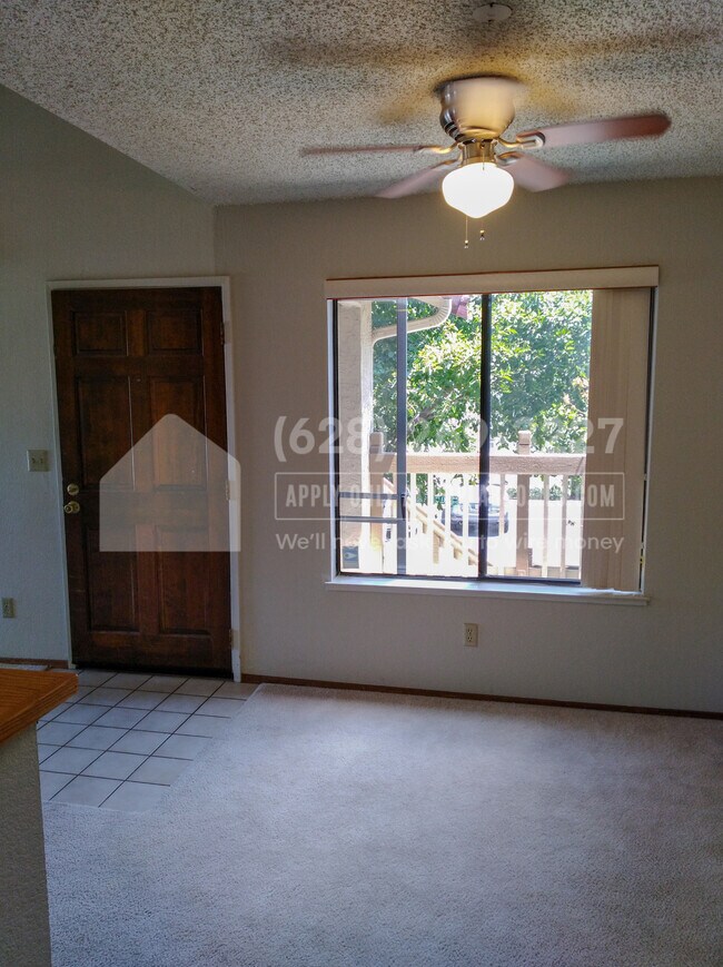 Foto del edificio - 892 Cherry Glen Terrace