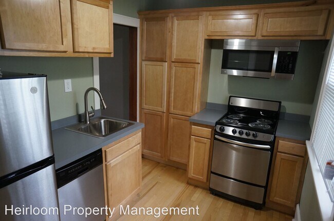 Building Photo - 2 br, 1 bath House - 523 N 11th Ave West