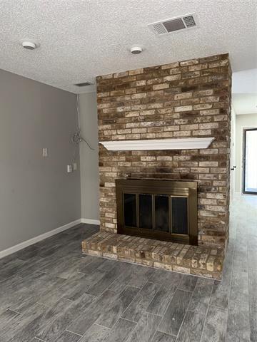 Foto del edificio - 2333 Garden Park Ct