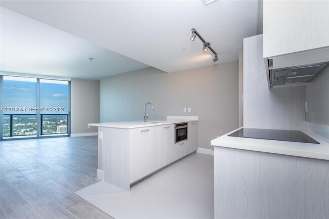 Foto del edificio - 501 NE 31st St