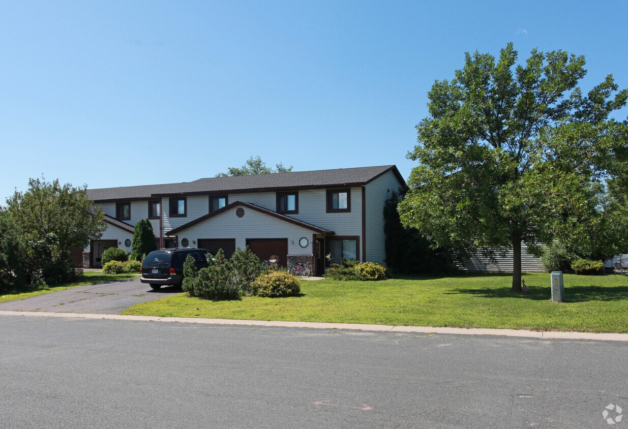 425 Reed St, Somerset, WI 54025 Apartments in Somerset, WI