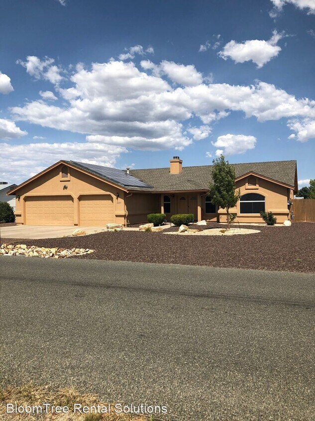 Foto principal - 3 br, 3 bath House - 4035 N Tonopah Drive