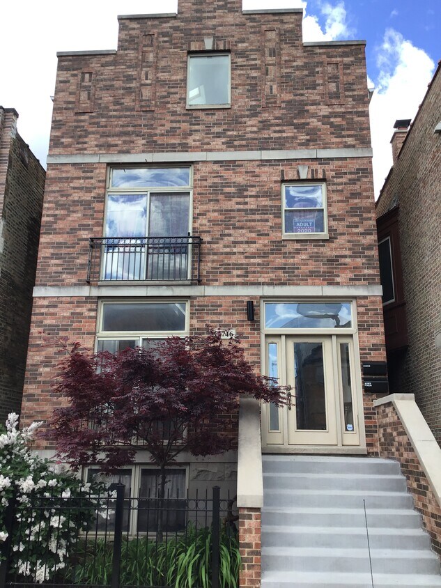Primary Photo - 2746 N Ashland Ave