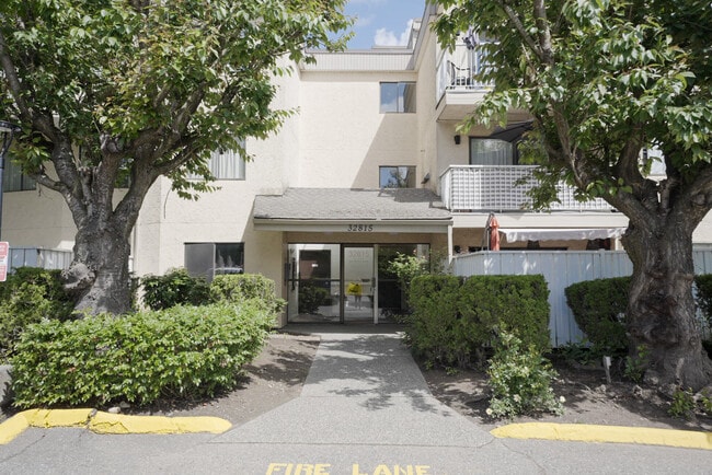 Building Photo - Sunridge