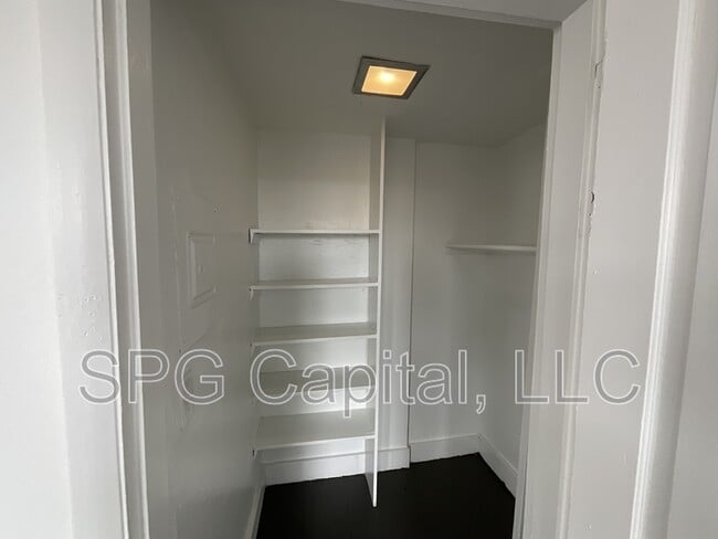 Foto del edificio - 124 S Pine St