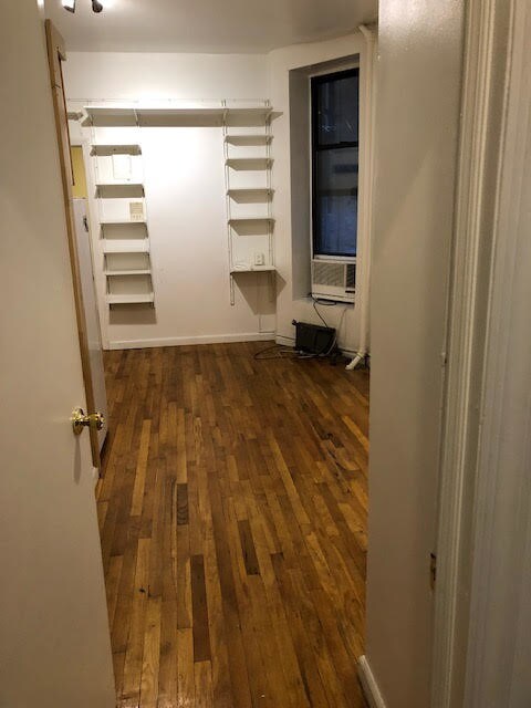 Primary Photo - 342 E 13th St
