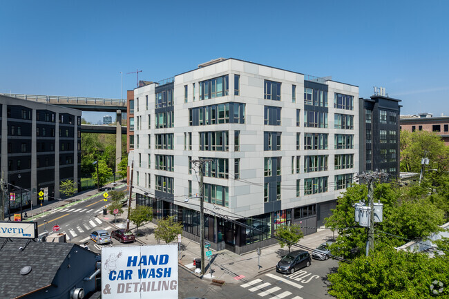 Building Photo - 400 Newark Ave