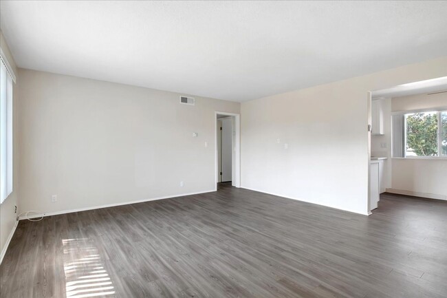 Foto del interior - MAGNOLIA WEST APARTMENTS- RIVERSIDE, CA